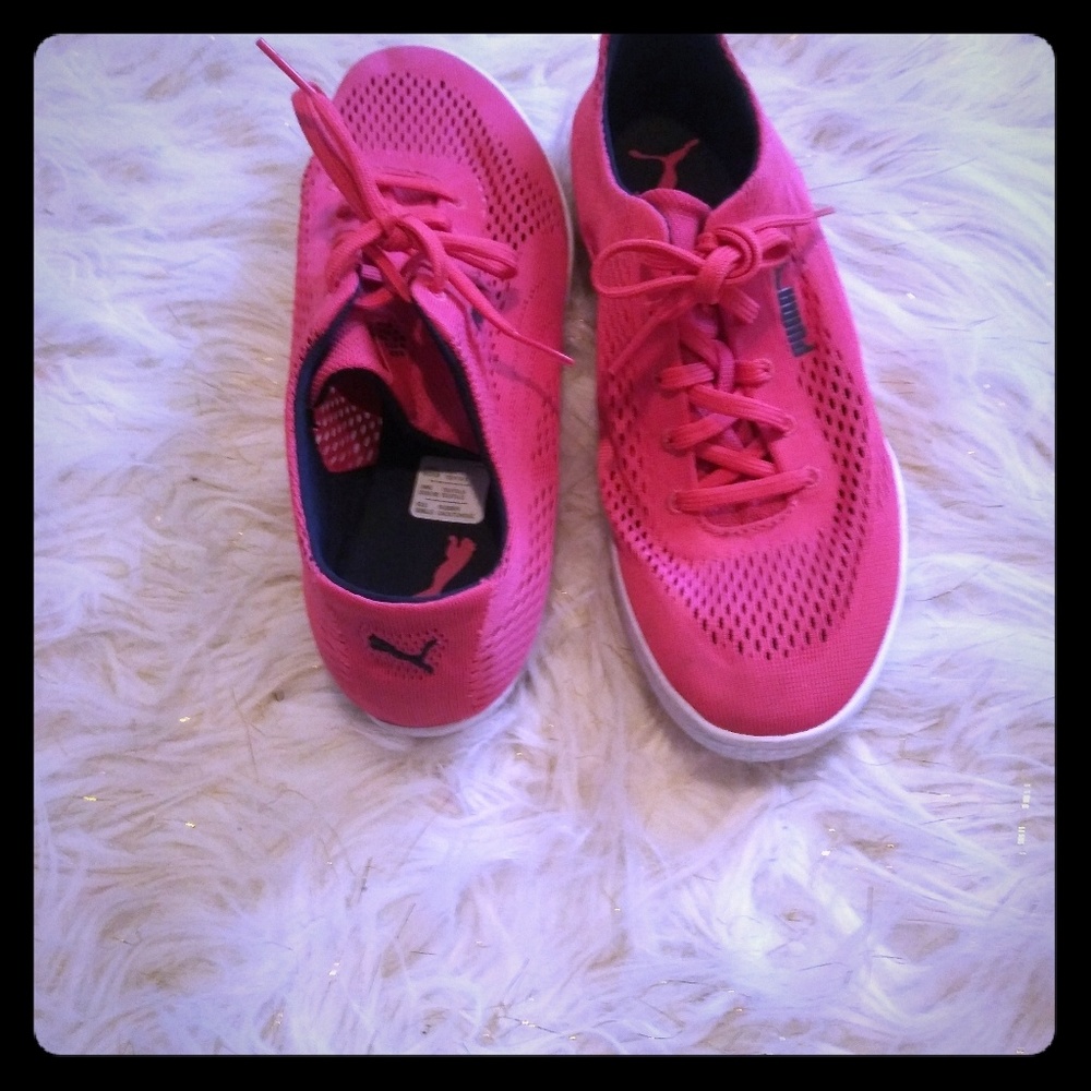 Golf shoes